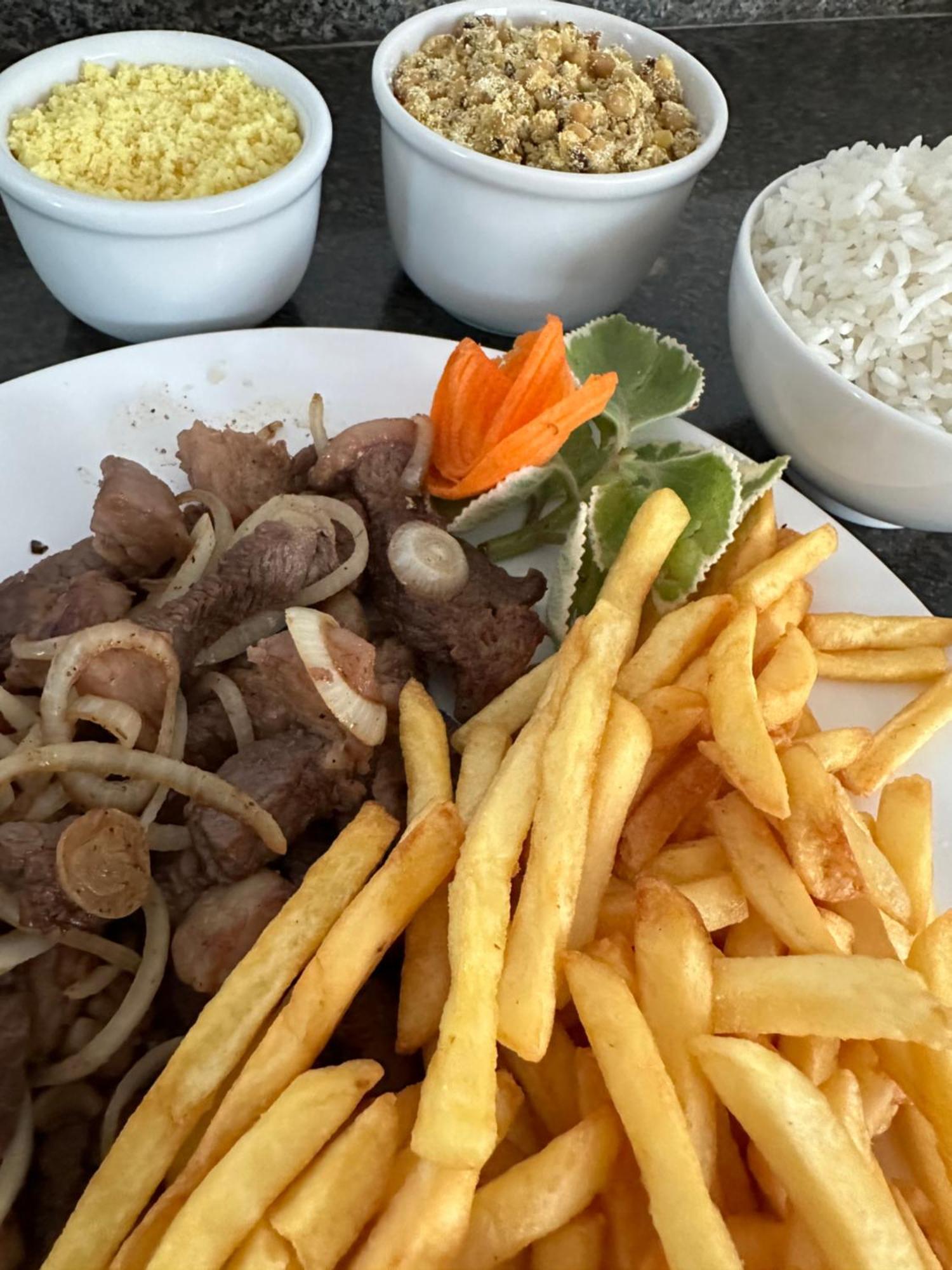 Hotel Paraiso Tropical Alcobaça 外观 照片